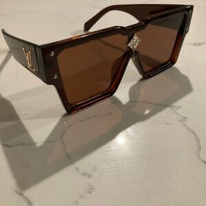 Louis Vuitton Cyclone Sunglasses – Brown – Excellent Condition